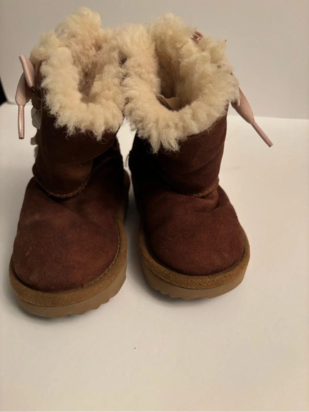 UGG Kids Chestnut Brown Suede Shearling with side bows size 6